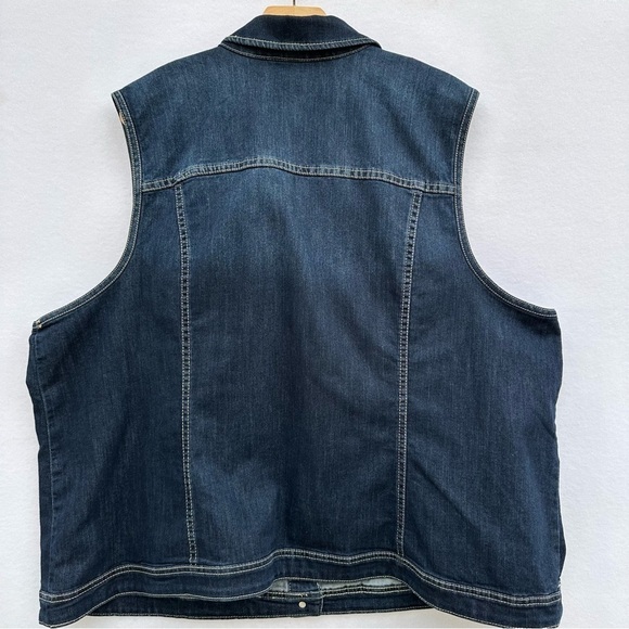 CJ Banks Plus Size Dark Blue Denim Jeans Vest Brass Rhinestone Buttons 3X - Picture 2 of 7